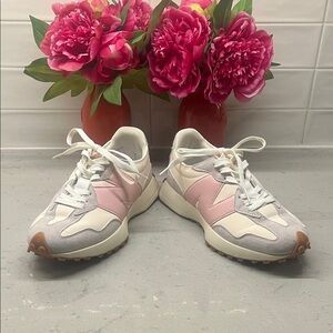New Balance 327 Women's Pink and Cream Sneakers